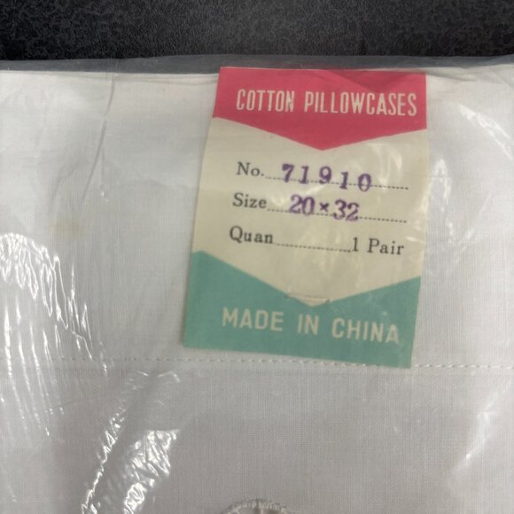 Vintage Embroidered Cotton Pillowcases - Set of 2 NOS The Bay Purple - Picture 2 of 8